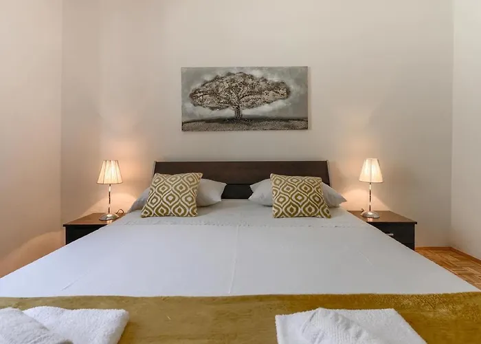 Apartments-Pia