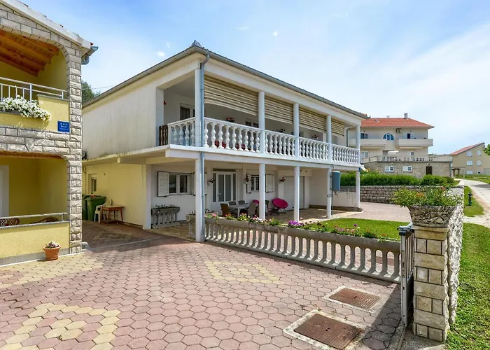 Apartments-Pia